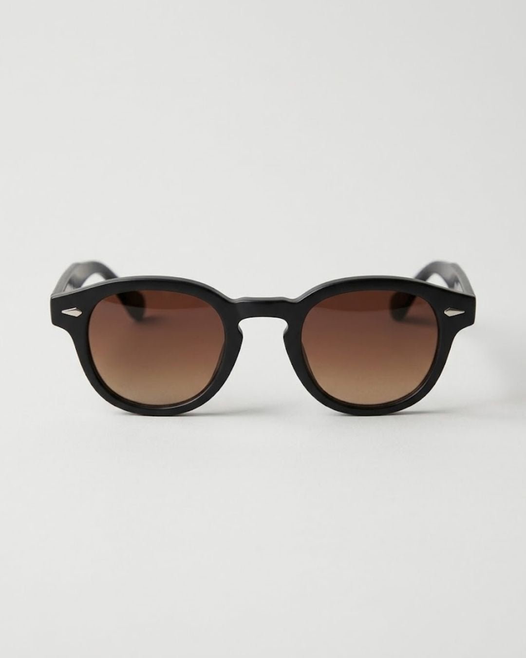 Regent round sunglasses with black frame and Tobacco gradient lenses | Arlen London Image